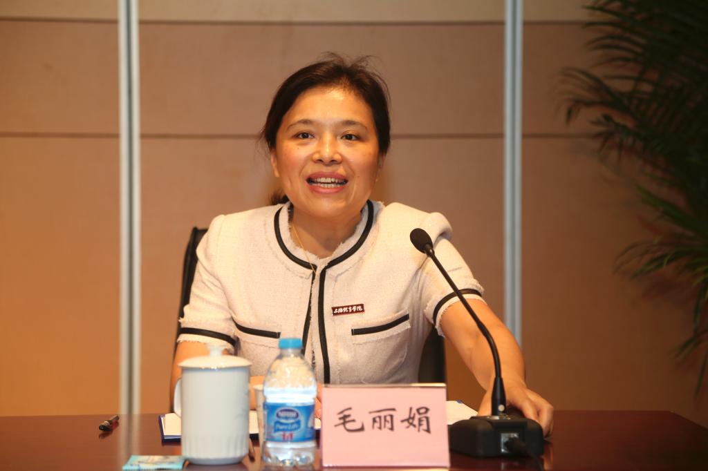 我校召开新学期教职工大会